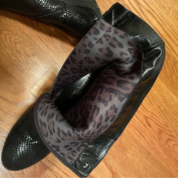 Boots - Picture 4 of 5